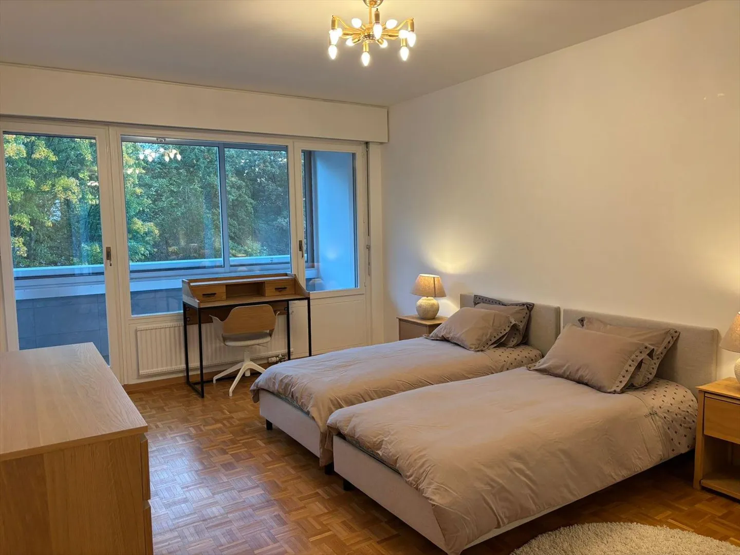 Appartamento arredato con 4 stanze in una residenza di prestigio con piscine - Foto 11 di 13