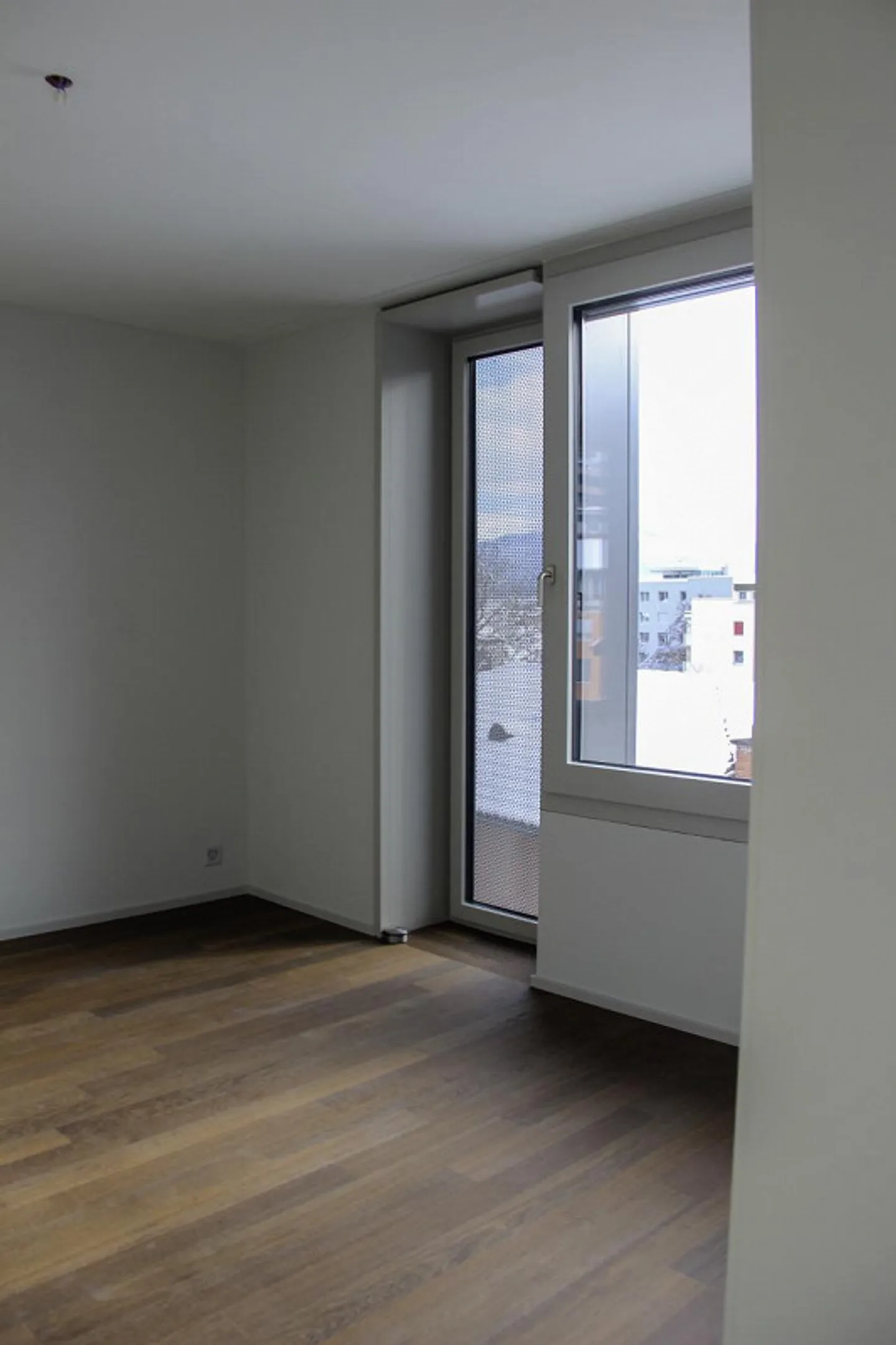 Prima occupazione in un nuovo edificio di 4 famiglie, molto centrale eppure tranquillo - Foto 8 di 12