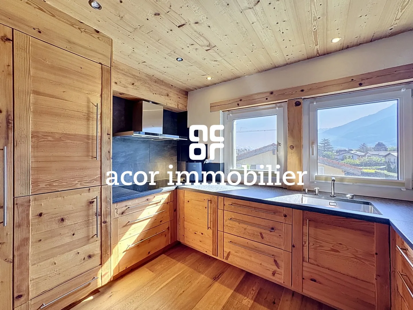 Charmante 3½-Zimmer-Wohnung mit privatem Garten - Gebiet Branson - Foto 3 von 7