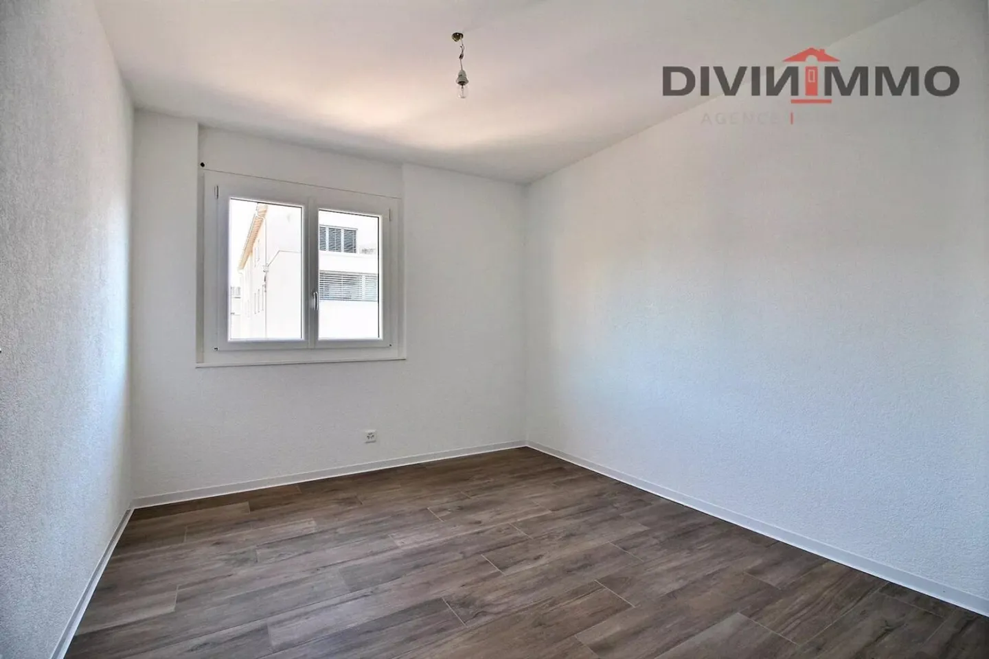 Beautiful 4.5-room apartment with garage and parking space - Photo 5 of 11