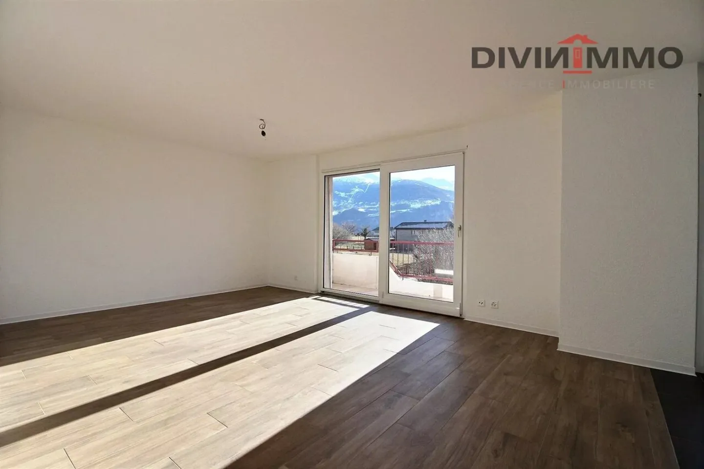 Beautiful 4.5-room apartment with garage and parking space - Photo 10 of 11