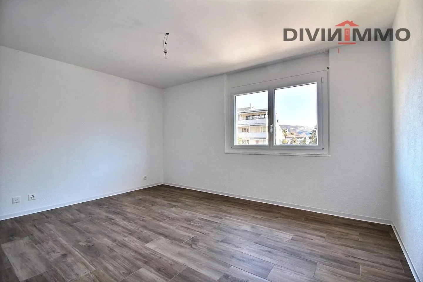 Beautiful 4.5-room apartment with garage and parking space - Photo 6 of 11