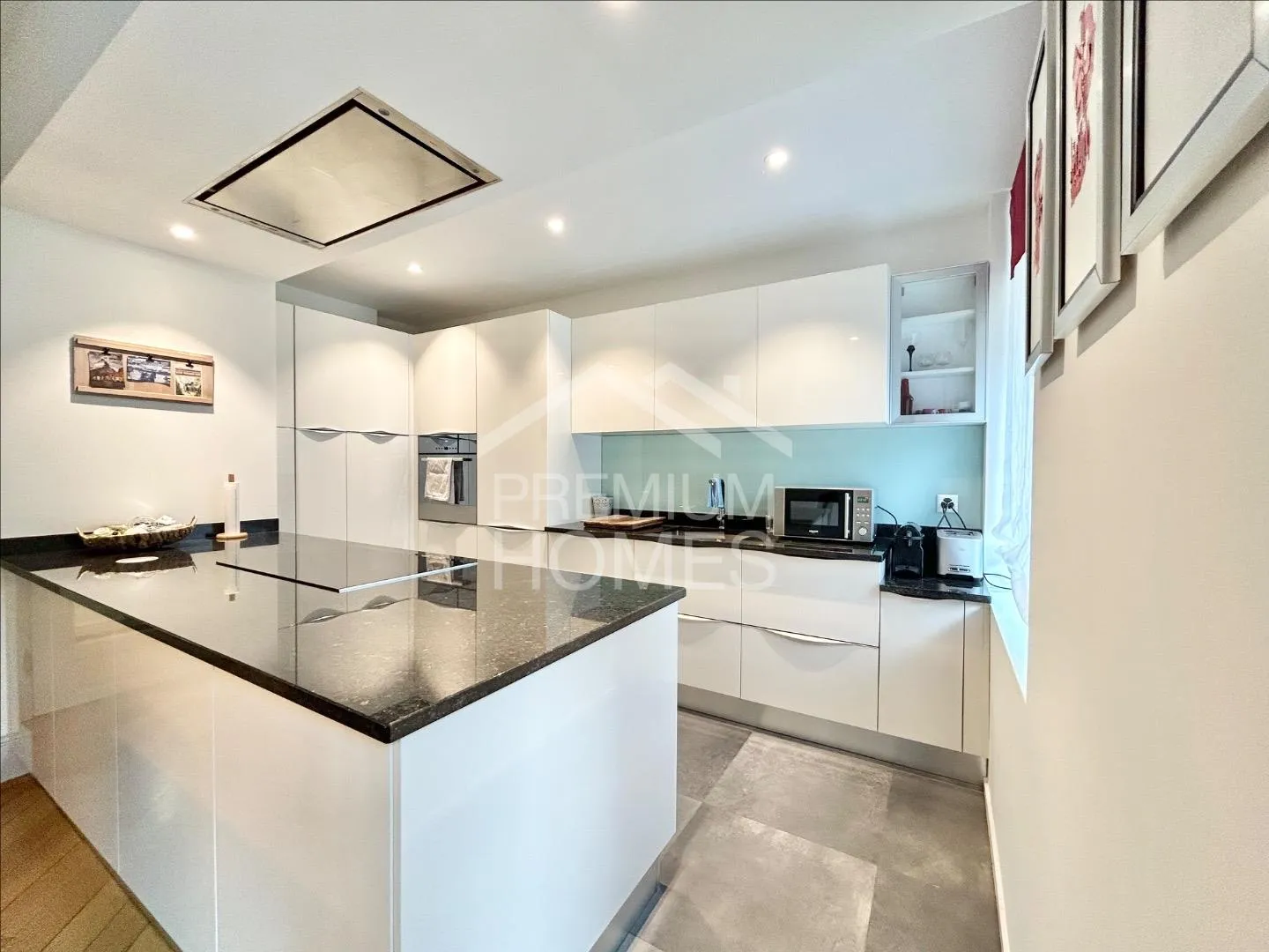 Stylish City Living - Your New Home in the Heart of Basel - Photo 3 of 6