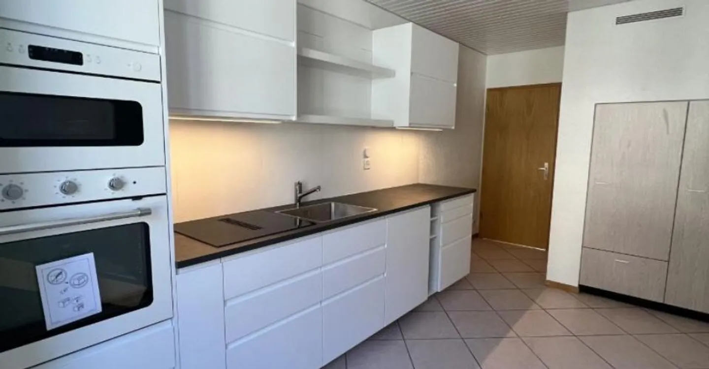 Sonvilier, bel appartamento di 3,5 locali al 2° piano con cucina moderna - Foto 2 di 8