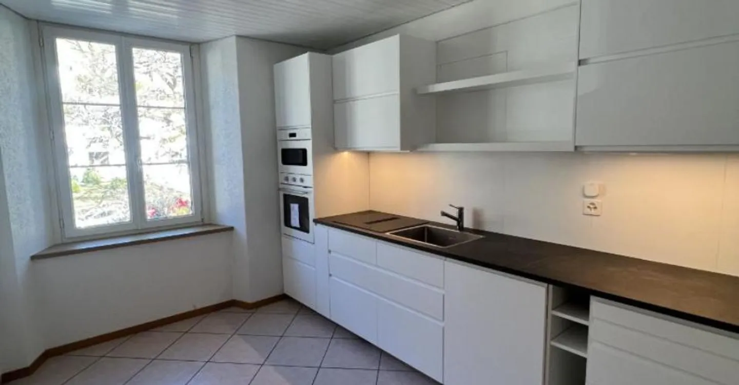 Sonvilier, bel appartamento di 3,5 locali al 2° piano con cucina moderna - Foto 3 di 8
