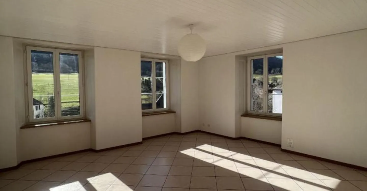 Sonvilier, bel appartamento di 3,5 locali al 2° piano con cucina moderna - Foto 4 di 8