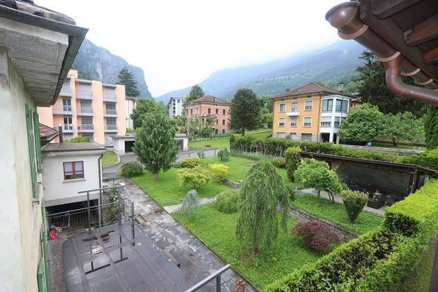 Tessinerhaus con tre grandi appartamenti e negozio - Foto 19 di 20