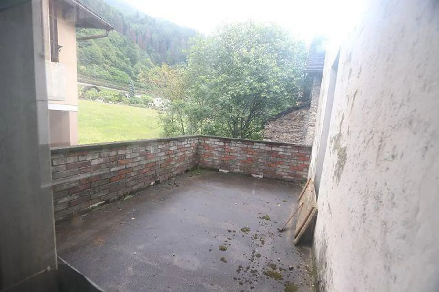 Tessinerhaus con tre grandi appartamenti e negozio - Foto 16 di 20
