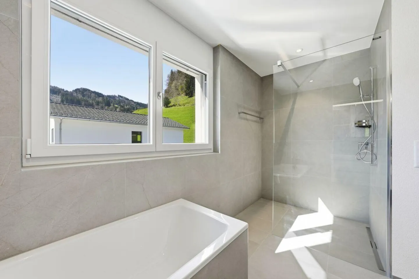 Maison jumelée moderne dans la verdure avec vue sur le Säntis - prête à emménager - Photo 19 sur 25