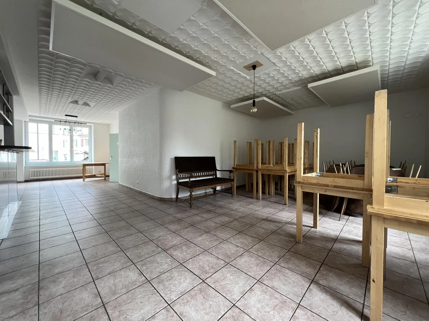Warm commercial space for rent in the heart of the village - Photo 1 of 4