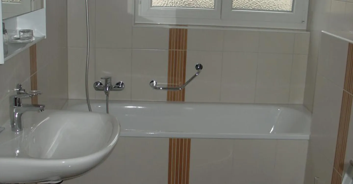 Wohnung in einem kleinen Gebäude mit 4 Einheiten - Foto 4 von 6