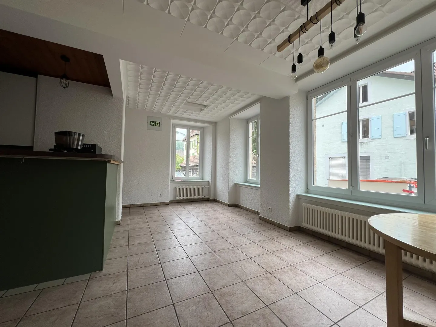 Warm commercial space for rent in the heart of the village - Photo 2 of 4