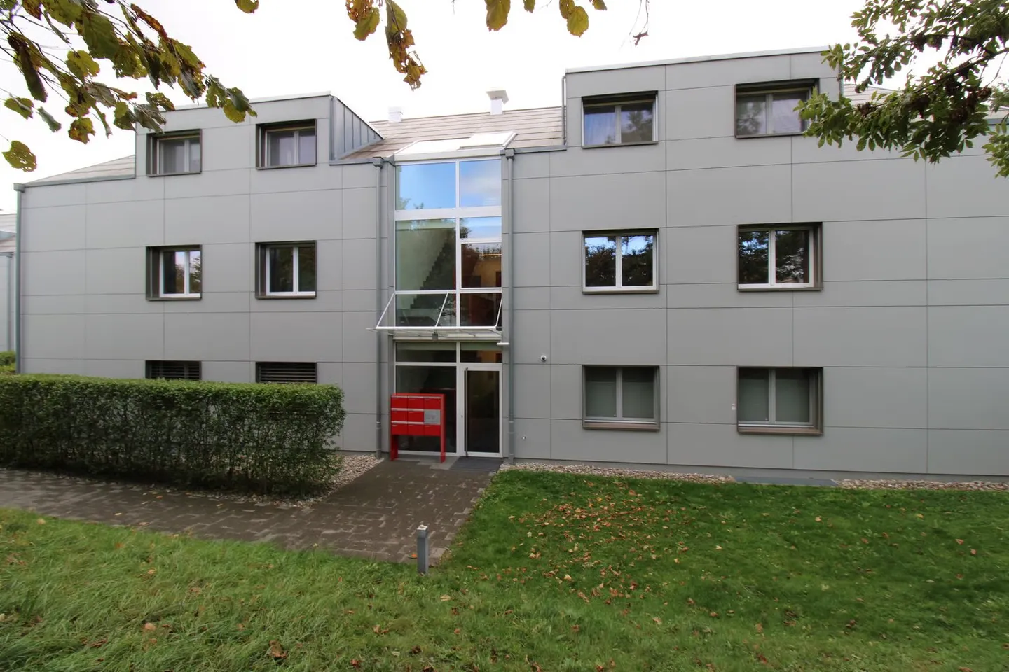 Balcone spazioso con vista sul lago - Foto 2 di 15
