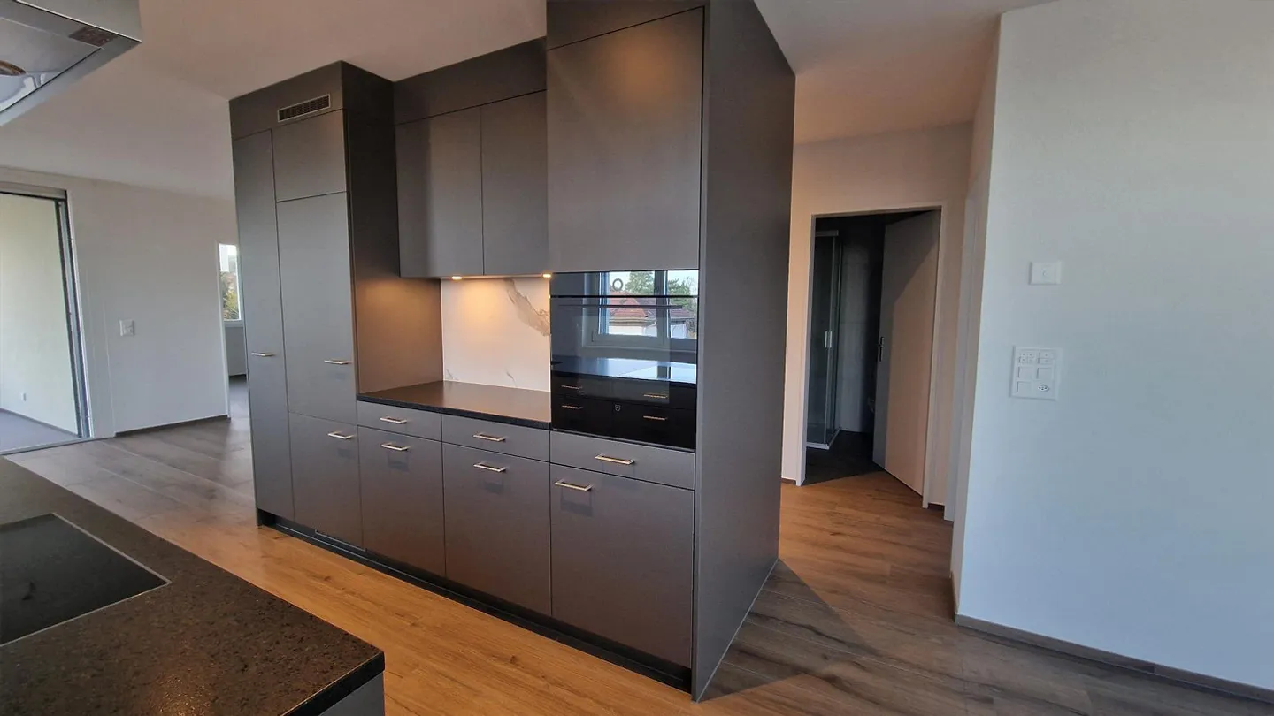 Appartamento attraente di 3½ locali in una zona residenziale soleggiata e ben collegata - Foto 3 di 17