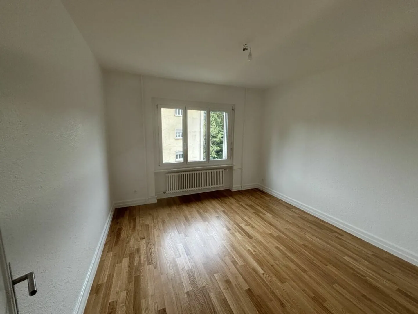 Recently renovated 3-room apartment with balcony - Photo 4 of 8