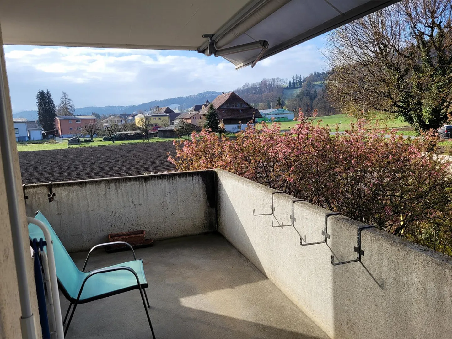 Appartamento 4 1/2 stanze in un quartiere adatto alle famiglie - Foto 3 di 6