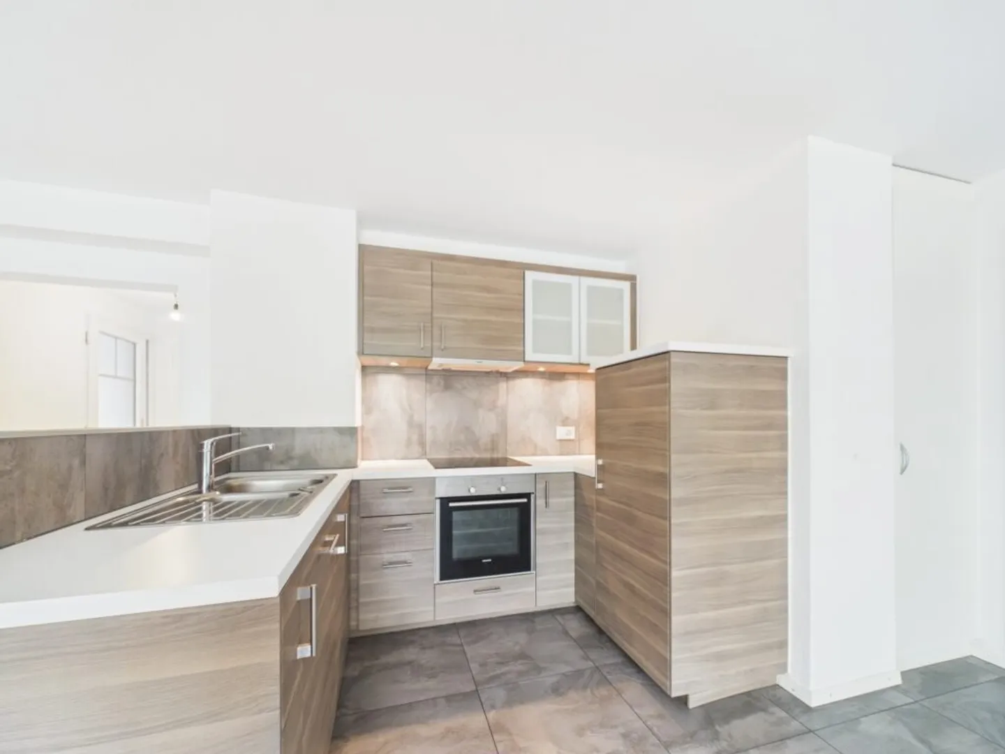 Charmant Appartement avec Jardin - Photo 2 sur 7
