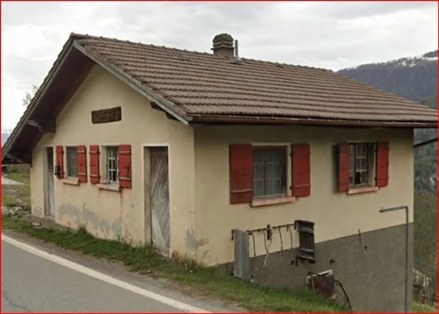 Latteria abbandonata - Foto 1 di 13