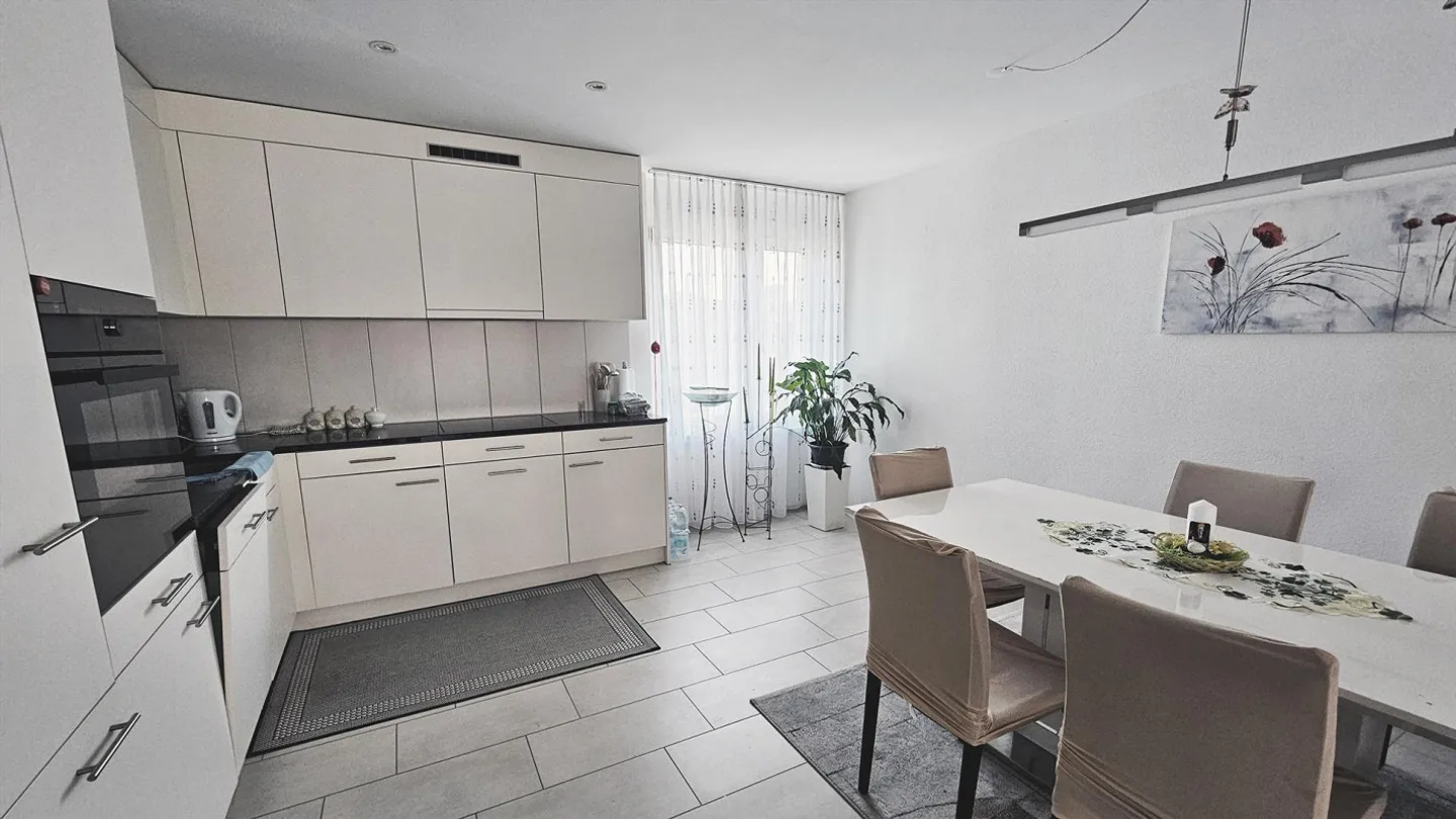 Appartement moderne et lumineux de 3,5 pièces avec balcon à Oberentfelden - Photo 3 sur 7