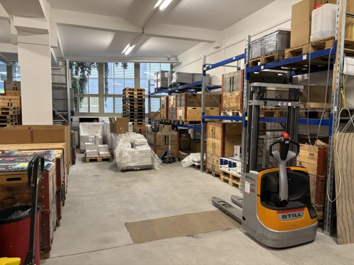 Spazio di stoccaggio e commerciale flessibile in affitto - Foto 3 di 6