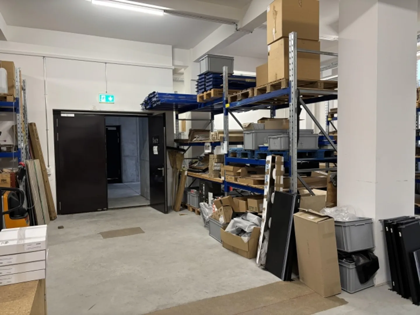 Spazio di stoccaggio e commerciale flessibile in affitto - Foto 4 di 6