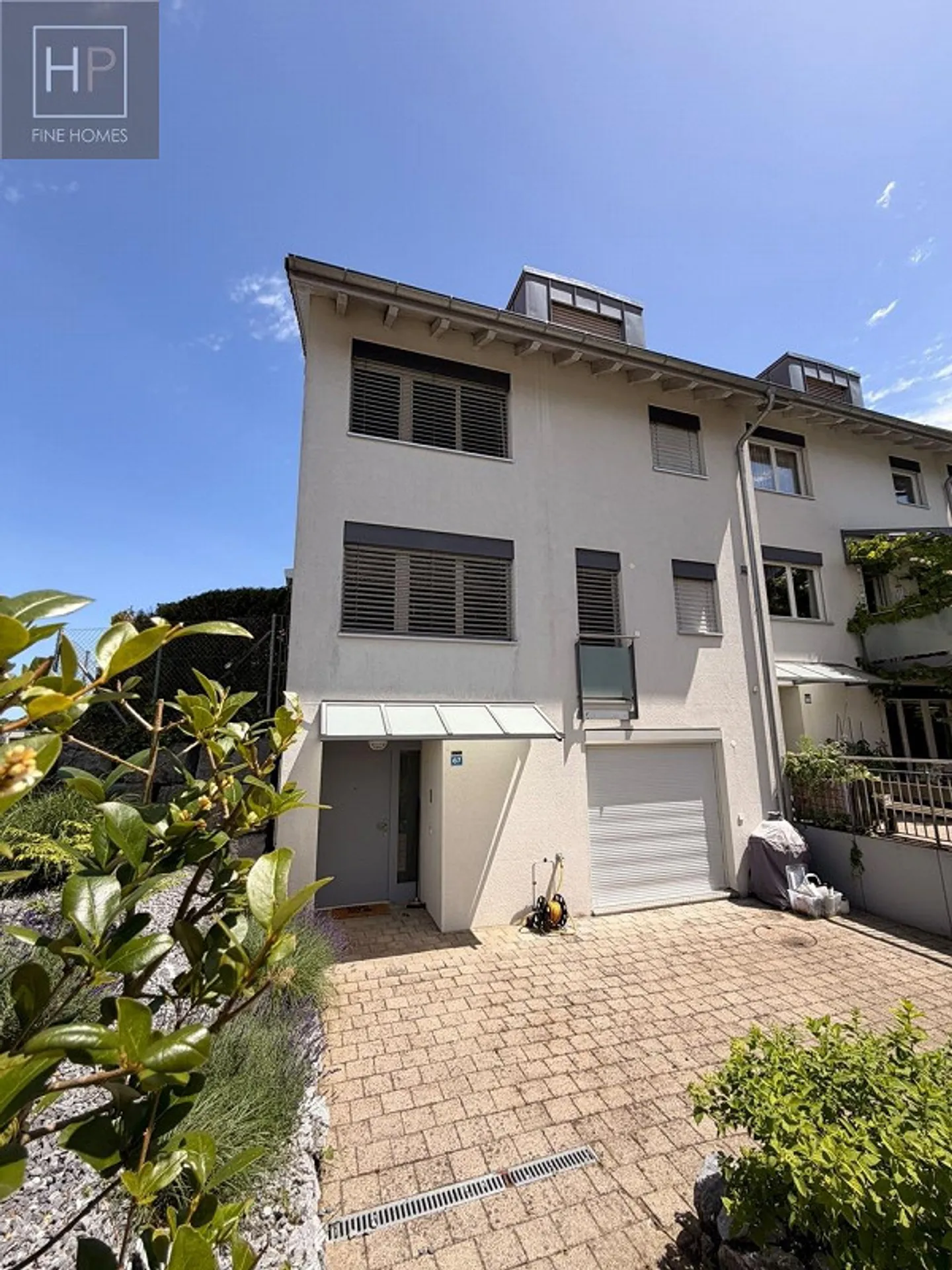 Family-friendly single-family house for rent in the best location - Photo 4 of 5