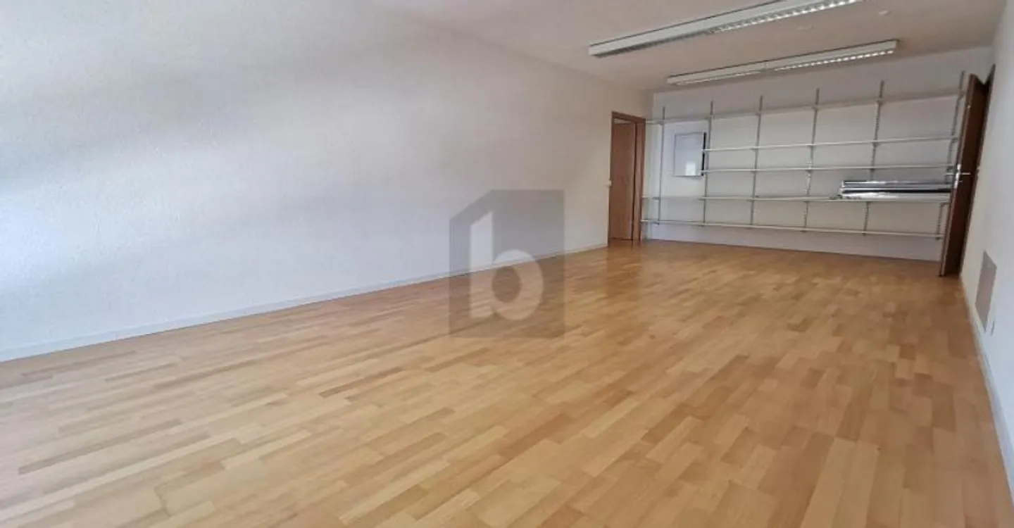 Helles und großzügiges Büro - Foto 1 von 4