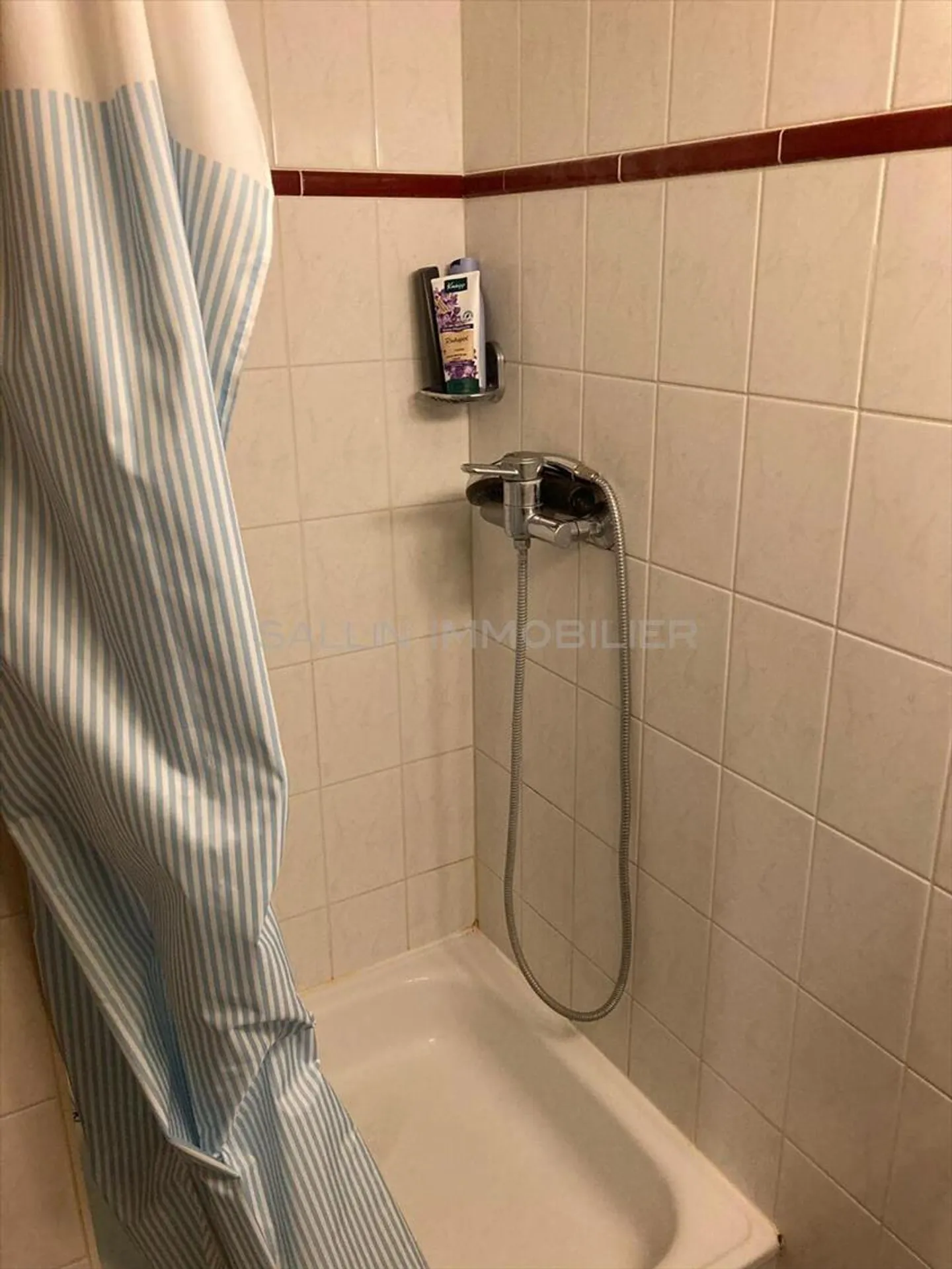 HELLER 2½ ZIMMER WOHNUNG - Foto 7 von 8