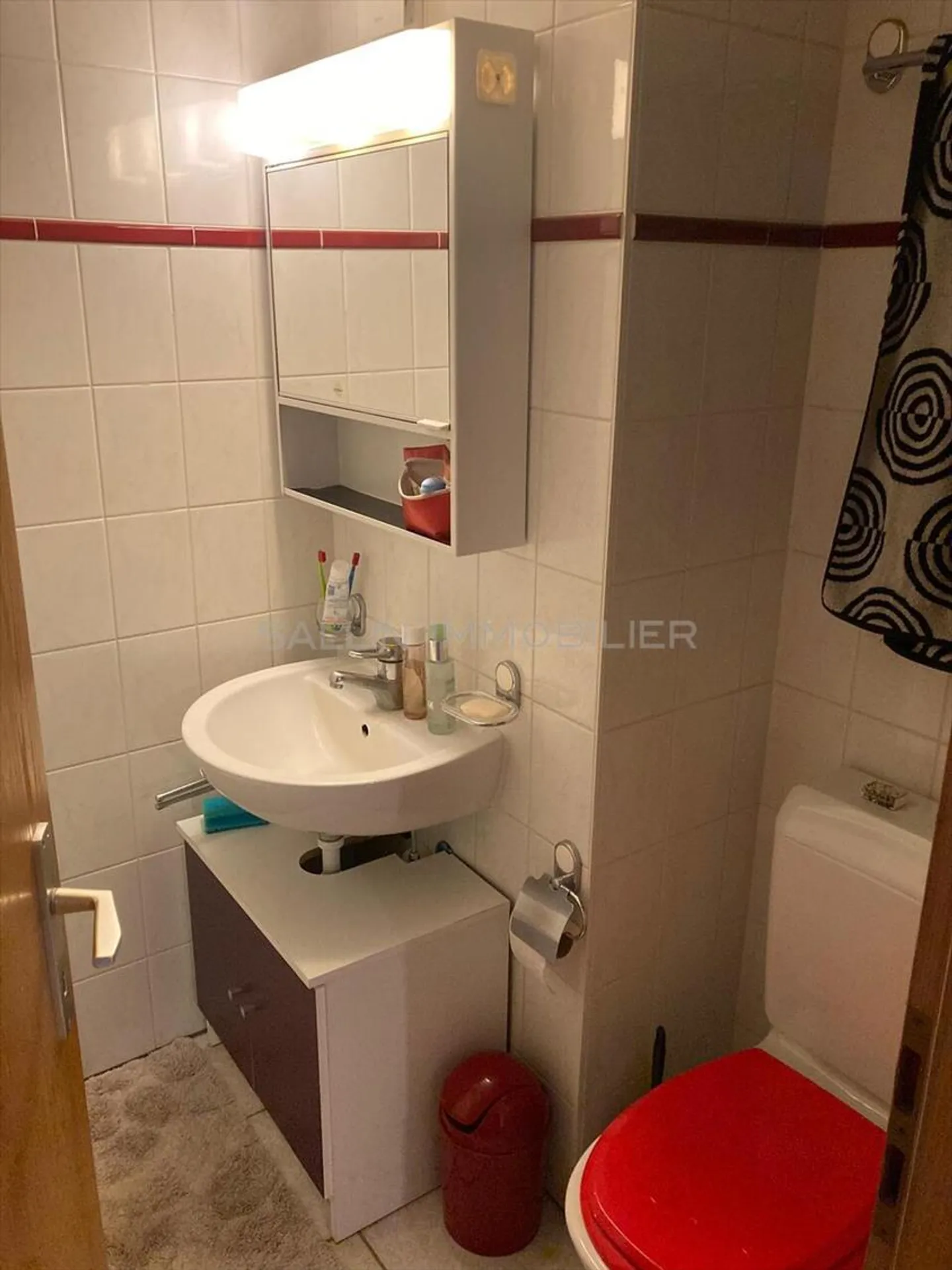 HELLER 2½ ZIMMER WOHNUNG - Foto 8 von 8