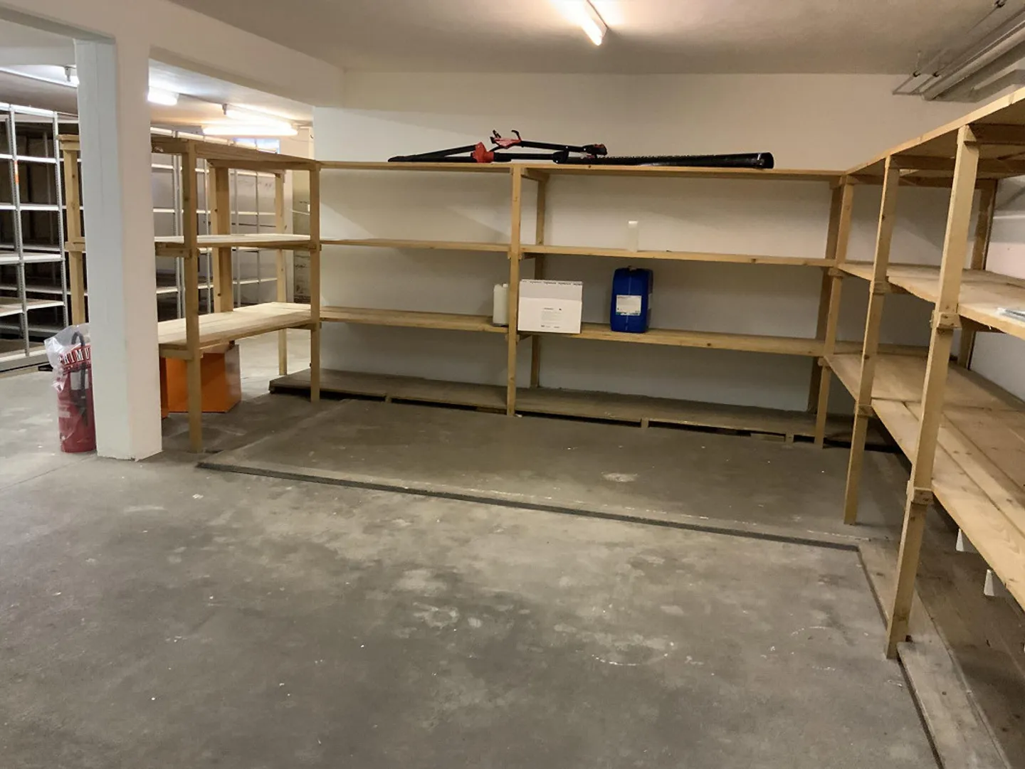 Convient pour un magasin et un bureau en auto-utilisation - Photo 12 sur 21