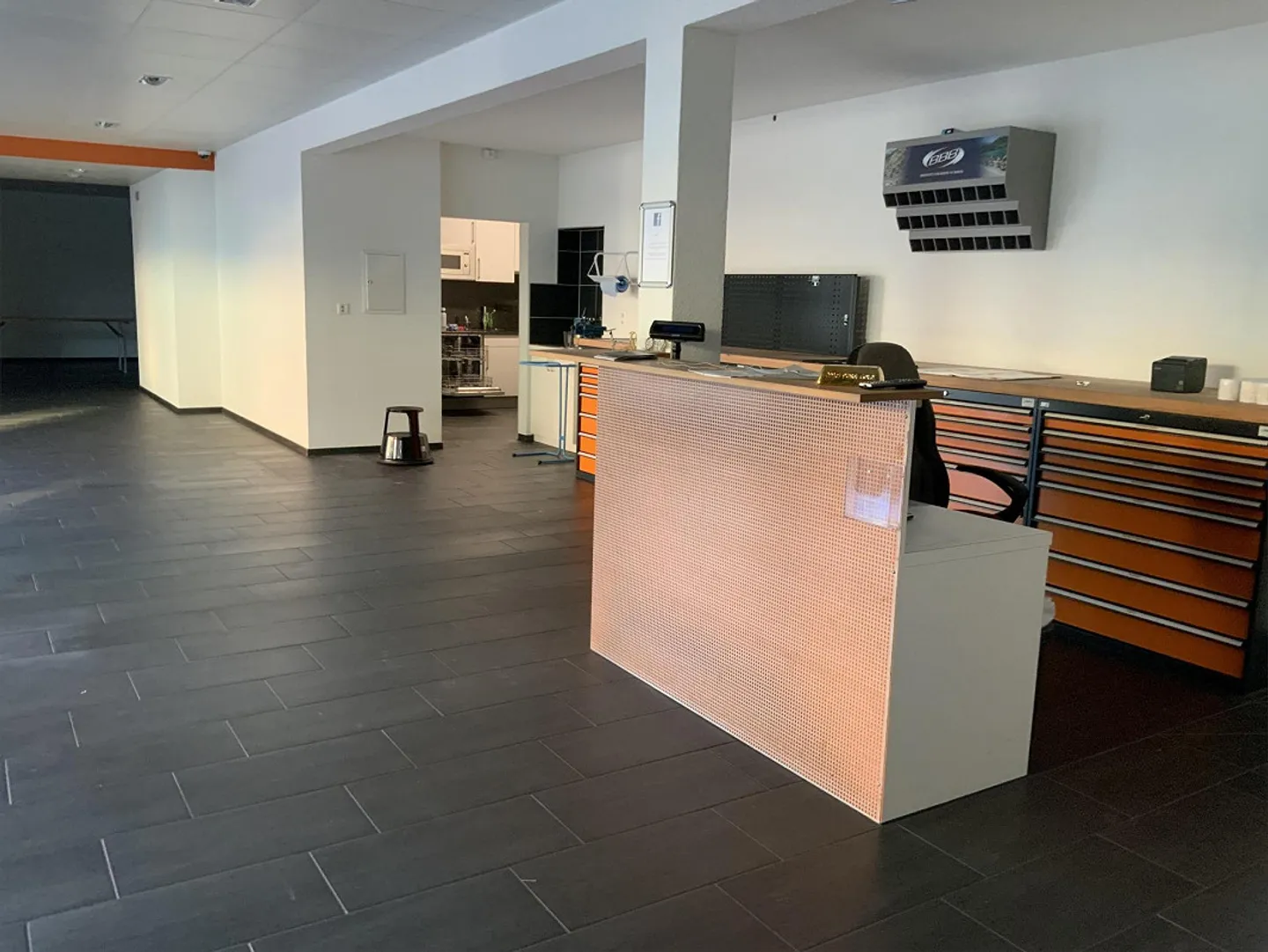 Convient pour un magasin et un bureau en auto-utilisation - Photo 3 sur 21