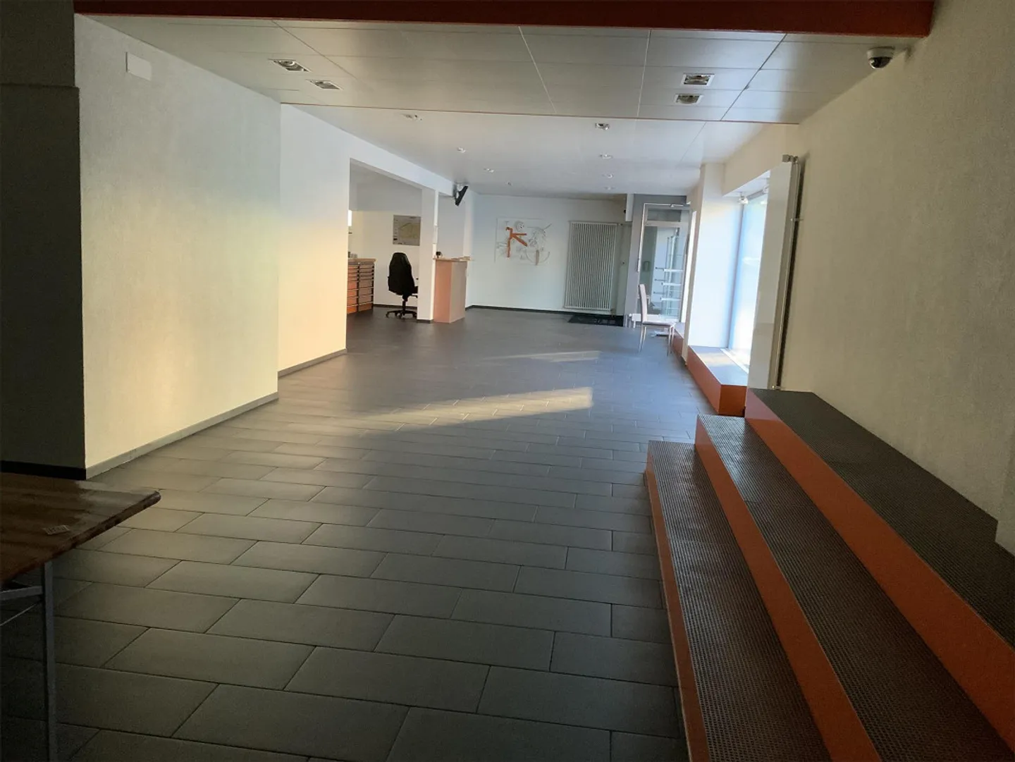 Convient pour un magasin et un bureau en auto-utilisation - Photo 4 sur 21