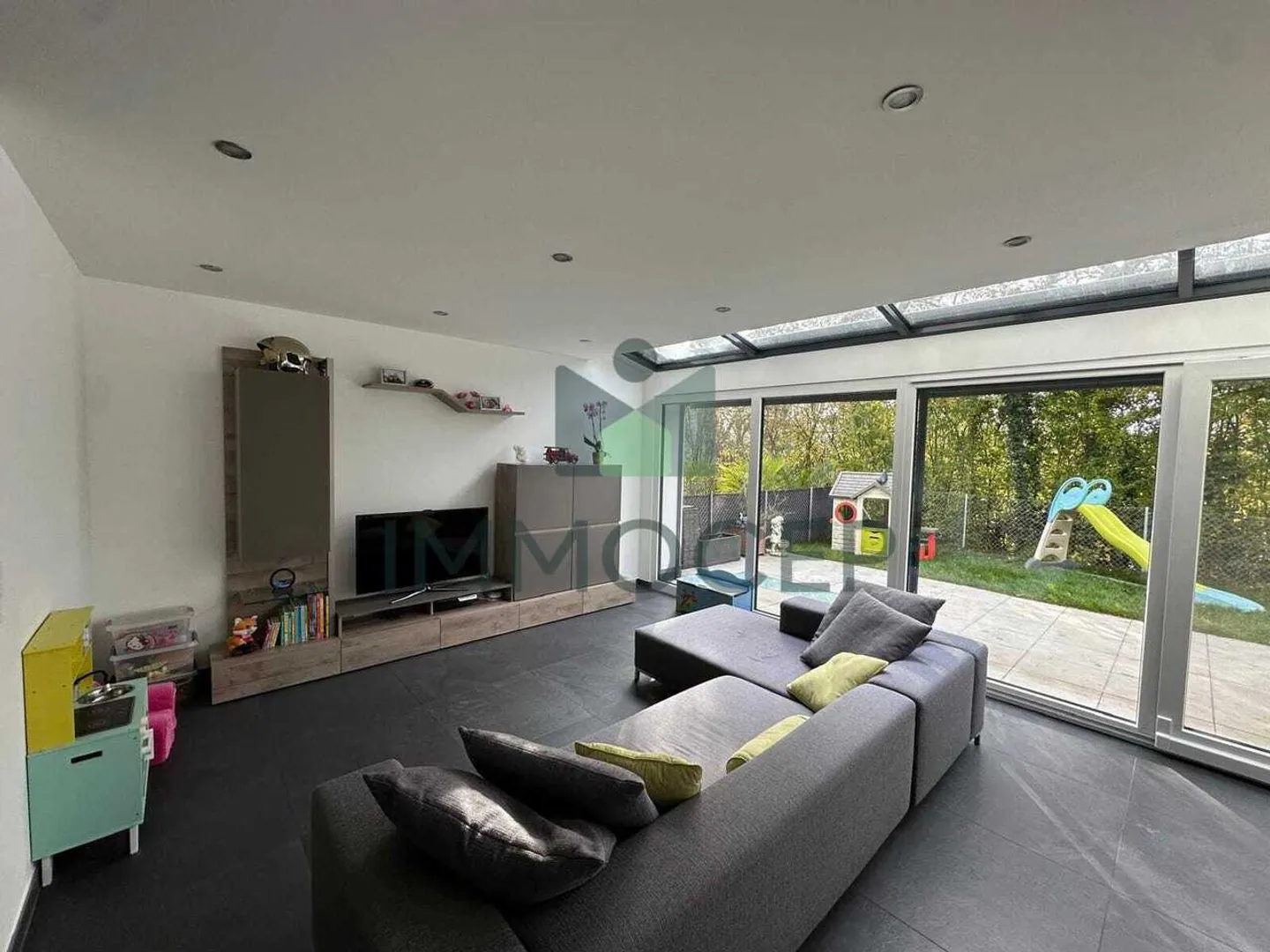 Exclusive: 6-room terraced house of 190m2 usable in Meyrin - Photo 5 of 13