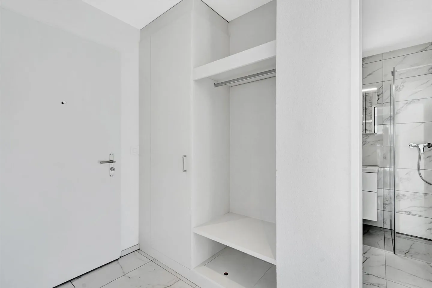 Modern and appealing new apartment in a quiet and idyllic location - Photo 5 of 11