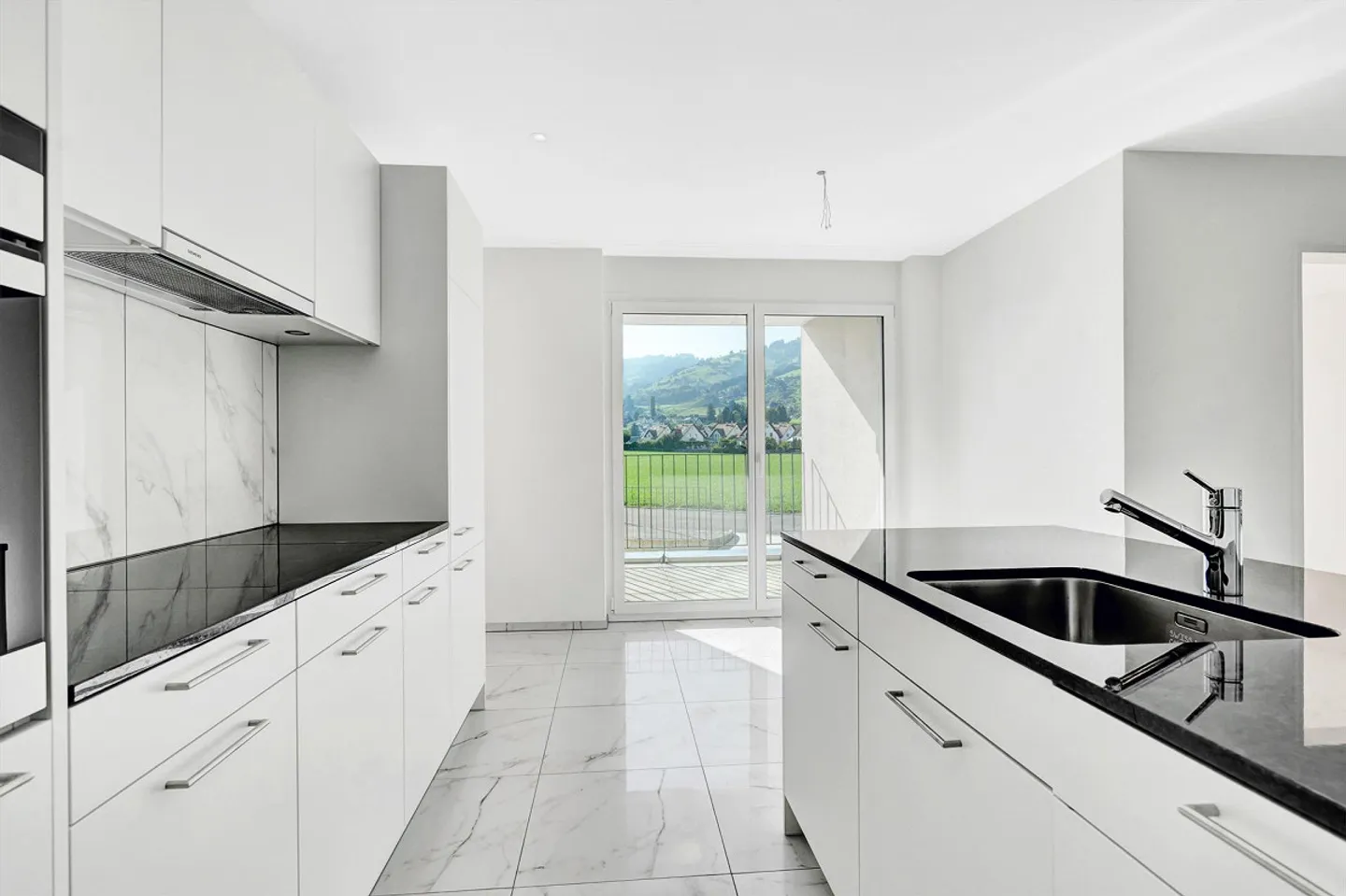 Modern and appealing new apartment in a quiet and idyllic location - Photo 2 of 11