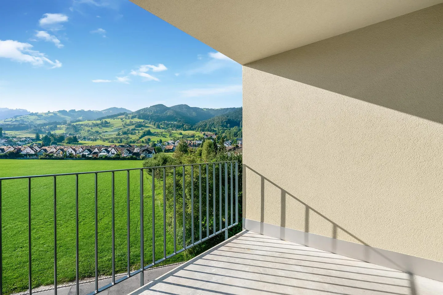 Modern and appealing new apartment in a quiet and idyllic location - Photo 10 of 11