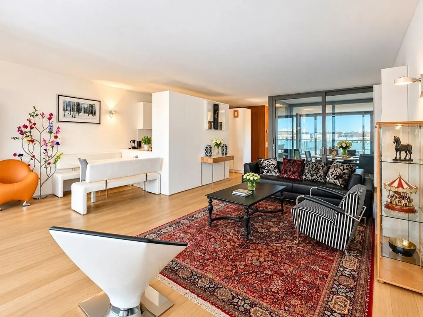Luxury Apartment a Few Minutes from the Center and Lakefront - Photo 4 of 23