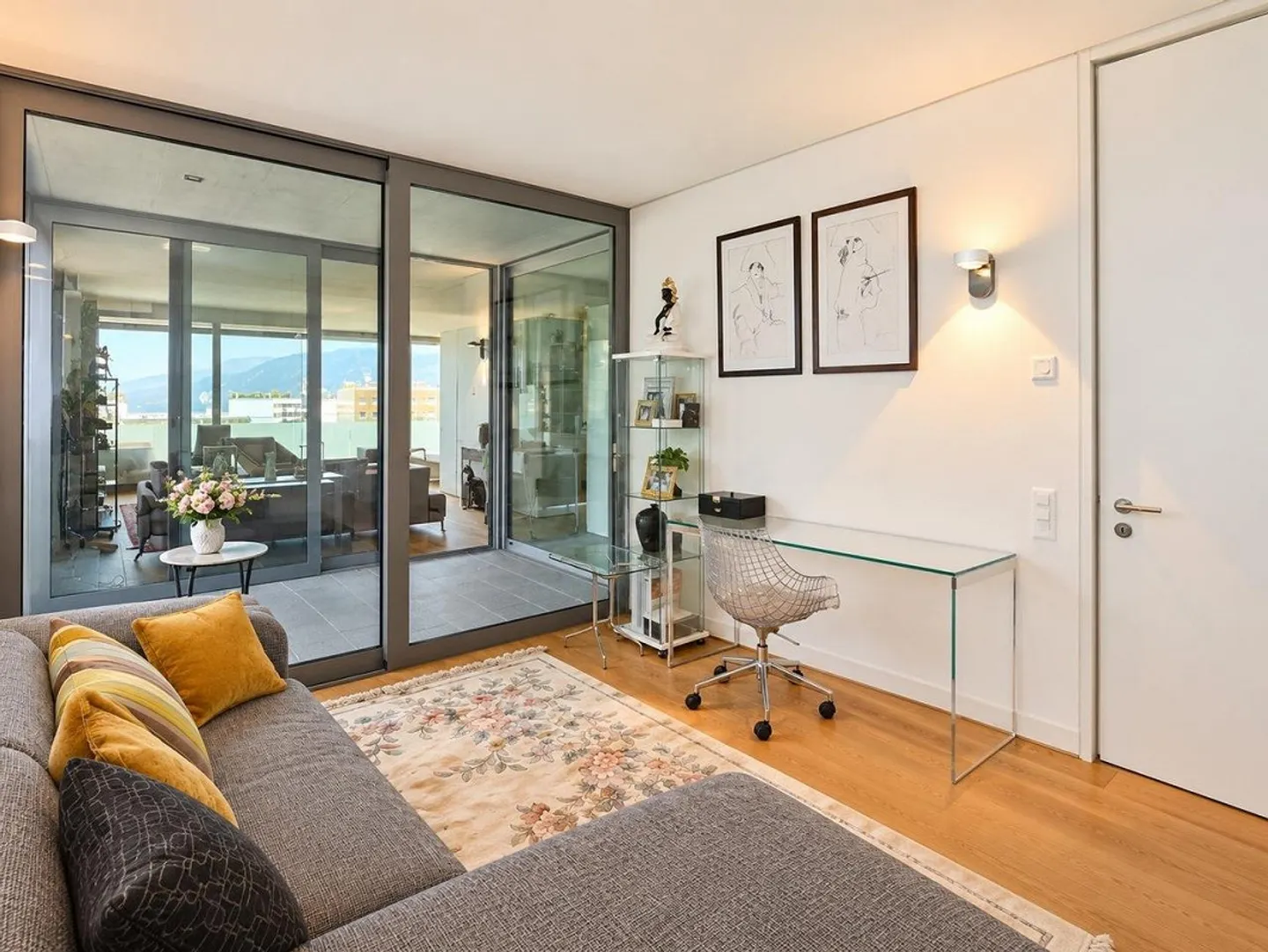 Luxury Apartment a Few Minutes from the Center and Lakefront - Photo 8 of 23