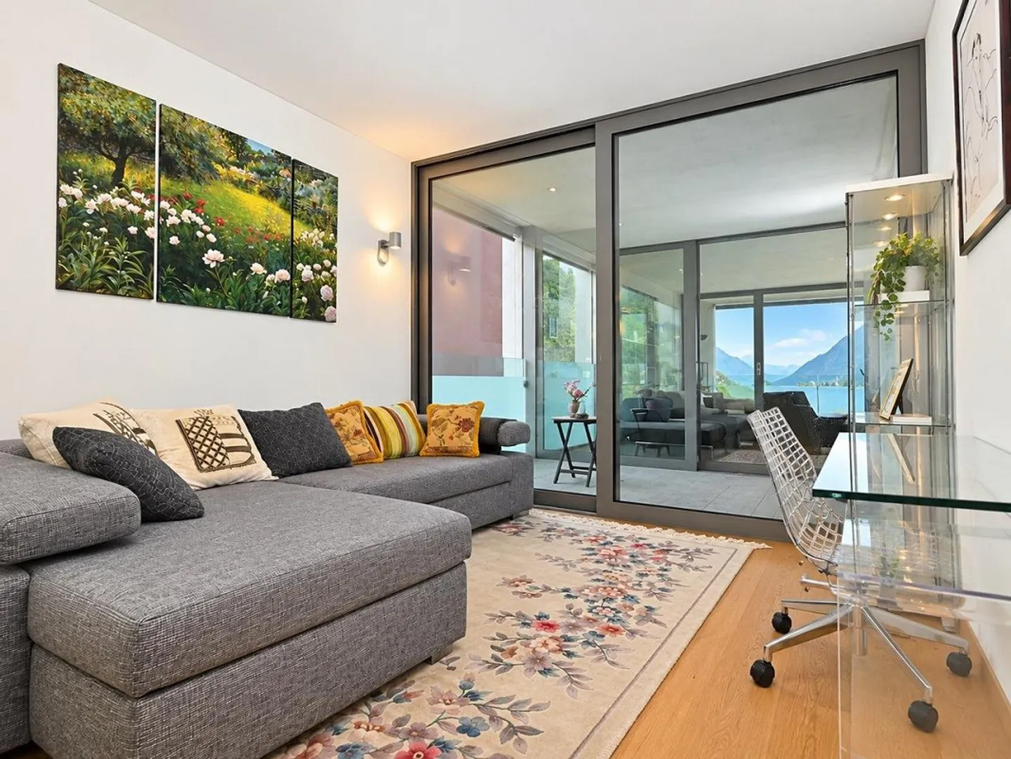 Luxury Apartment a Few Minutes from the Center and Lakefront - Photo 9 of 23