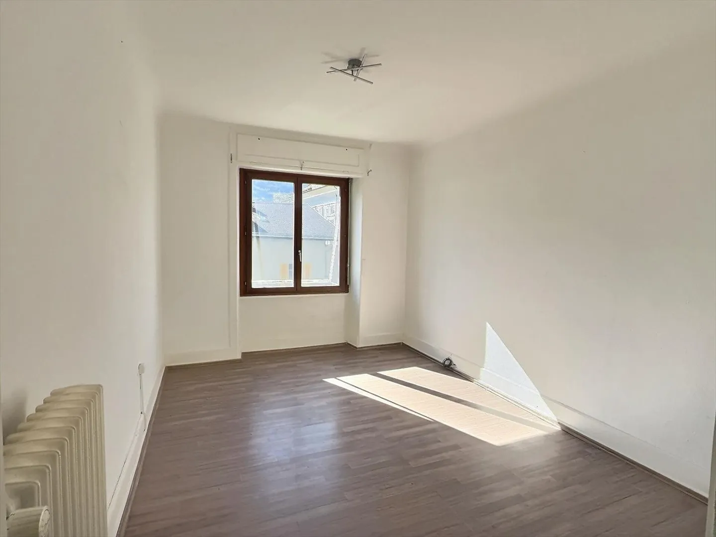 Spazioso appartamento di 5 locali con vista sui castelli - Foto 4 di 8