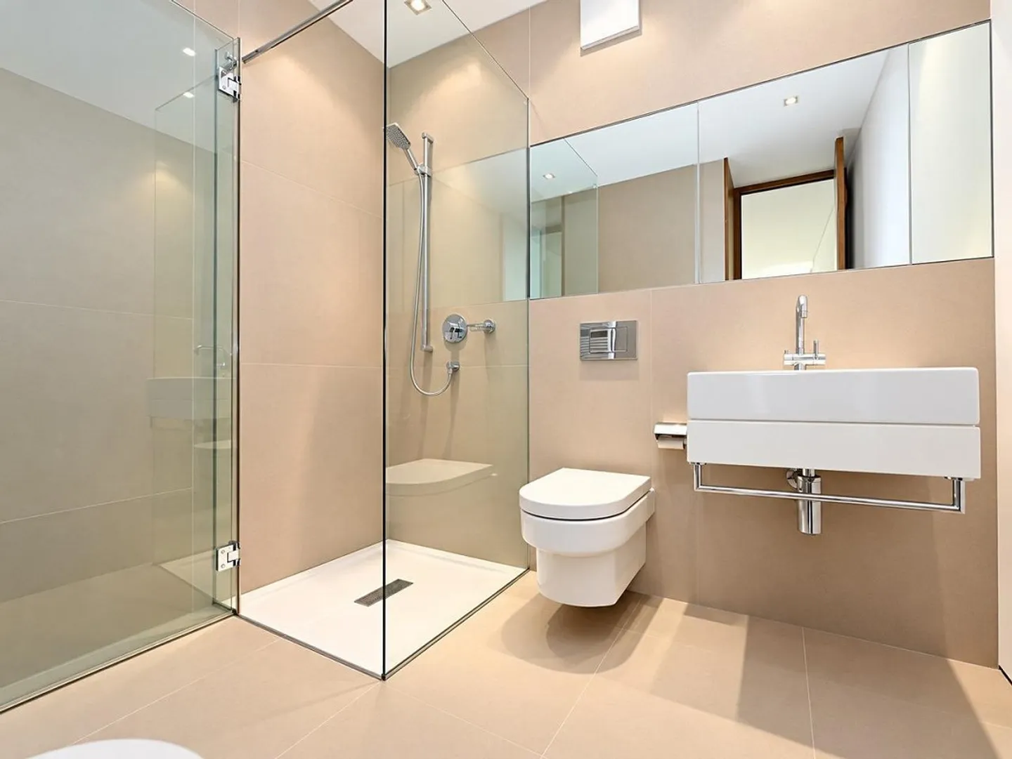Luxury Apartment a Few Minutes from the Center and Lakefront - Photo 15 of 23