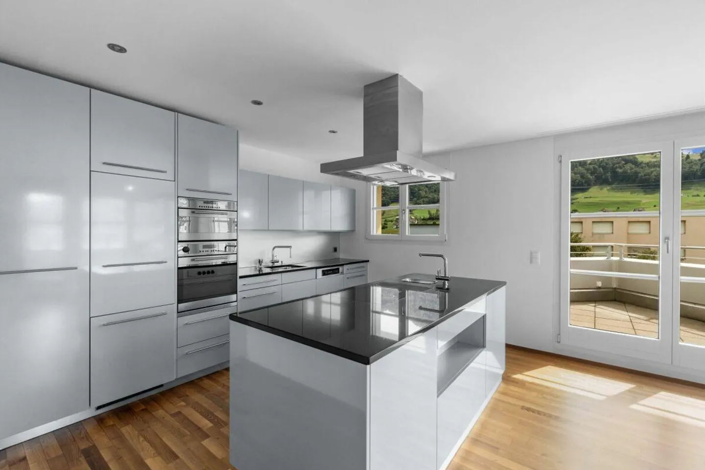 URBAN ROOF | Grosszügige 4.5-Zimmer-Dach-Maisonette im Zentrum von ... - Photo 3 sur 12