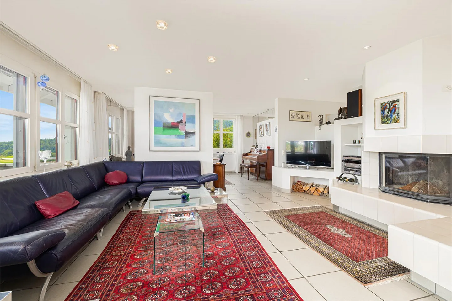 Central + yet on the edge of the forest: Majestic villa with a separate apartment - Photo 18 of 29