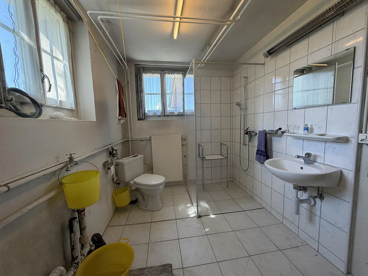 Casa bifamiliare con grande giardino in posizione privilegiata in vendita - Foto 9 di 13