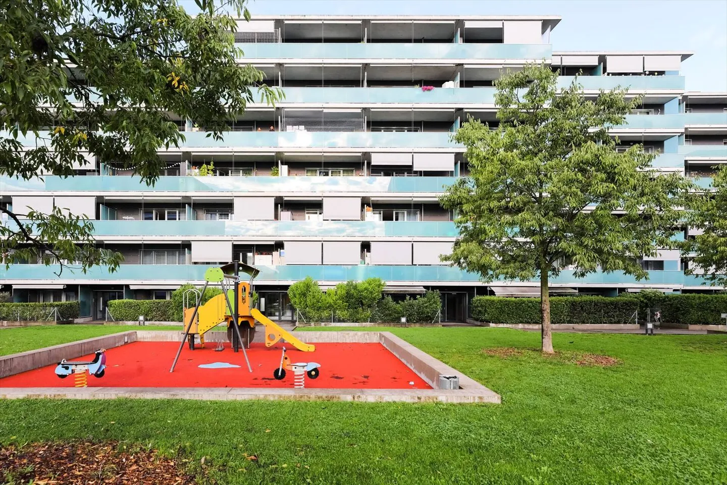 Appartement traversant à proximité des transports et des commerces - Photo 9 sur 9