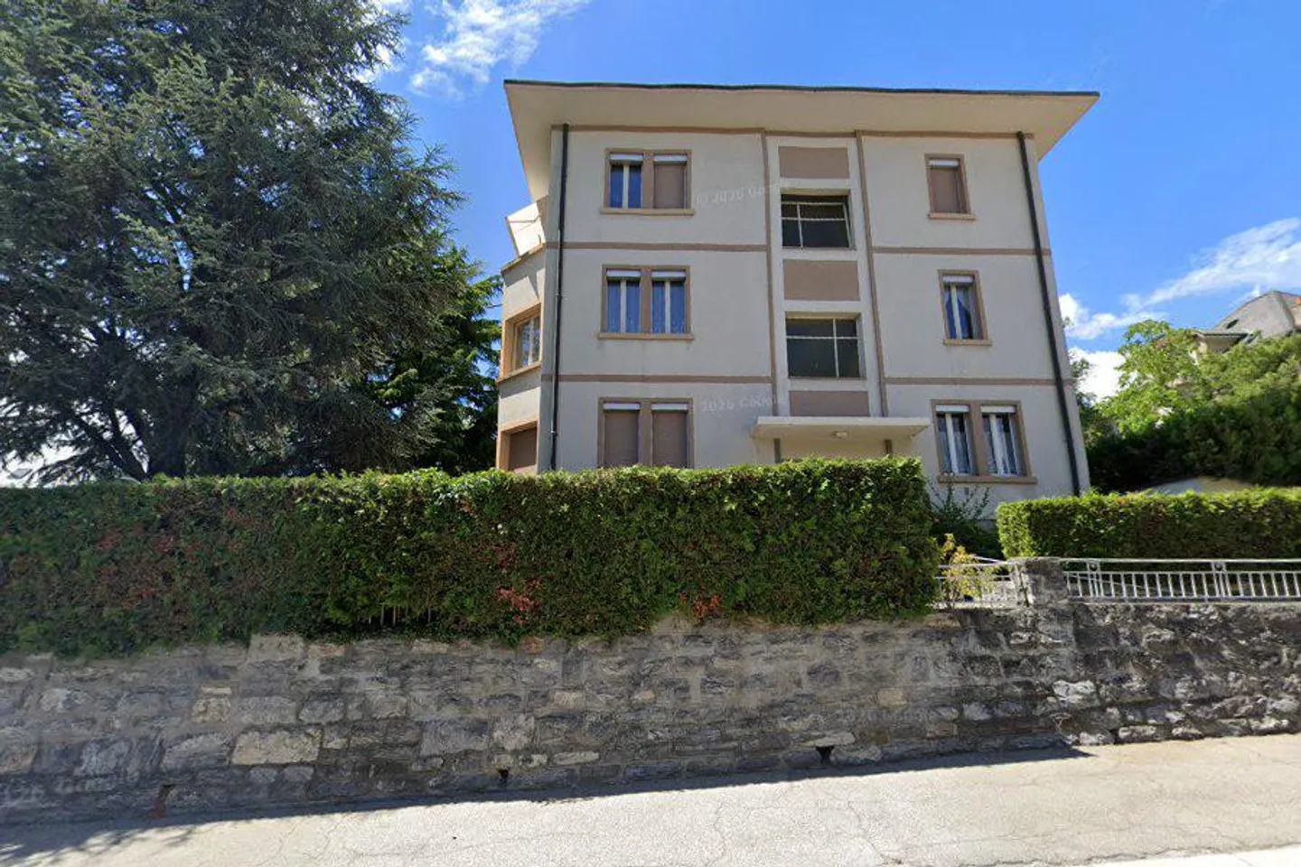 4.5 Room Apartment - Photo 1 of 10