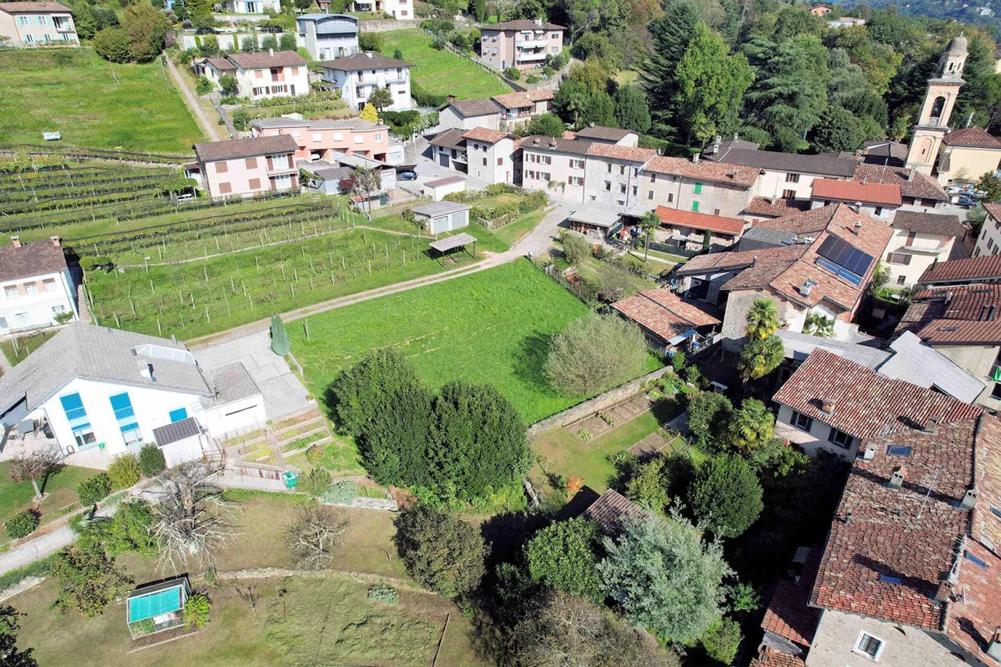 Terreno edificabile R3 in zona molto tranquilla a soli 9 km da Lugano - Foto 6 di 12