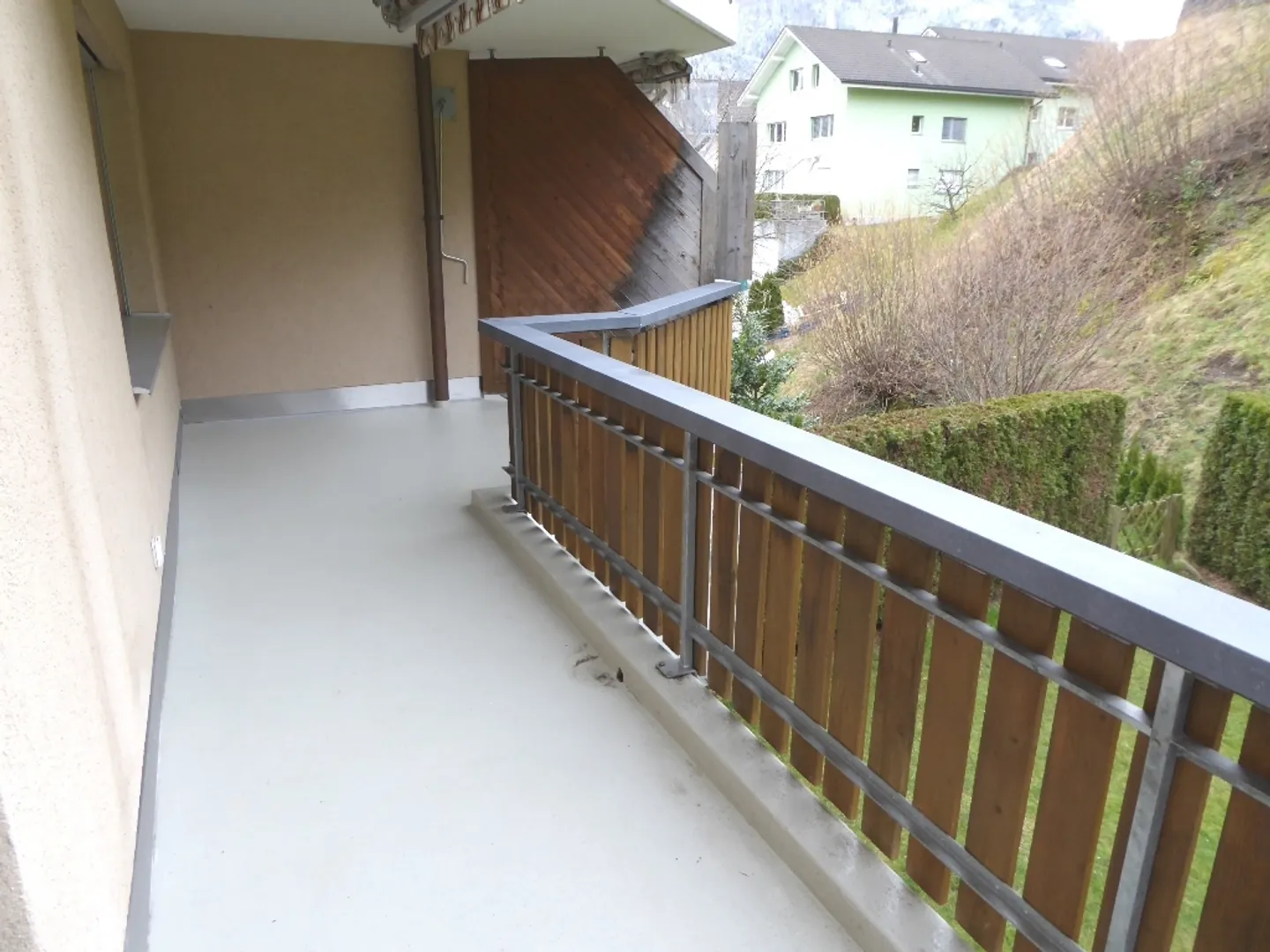4.5-room apartment on the 1st floor with balcony - Photo 7 of 9