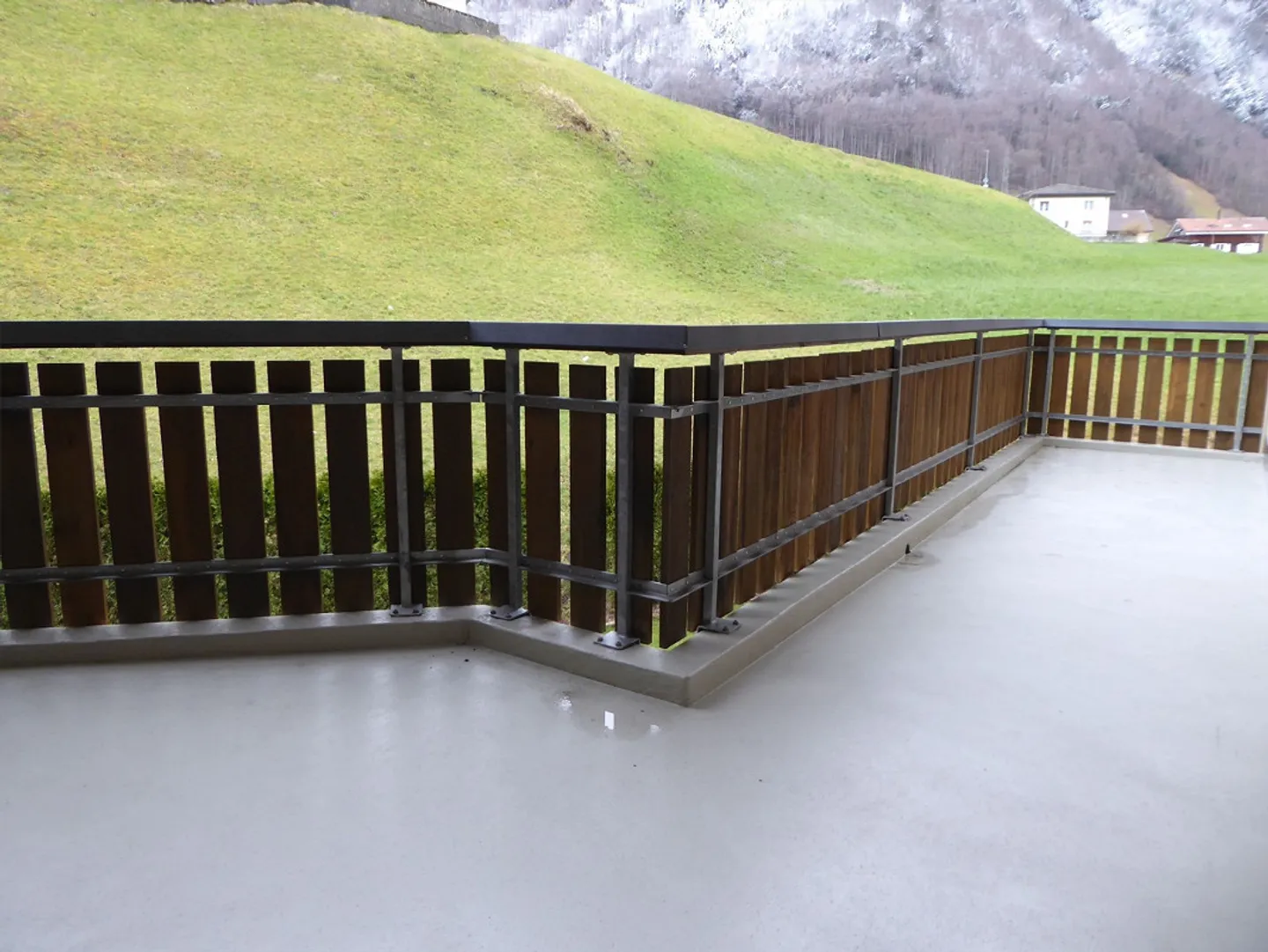 4.5-room apartment on the 1st floor with balcony - Photo 8 of 9