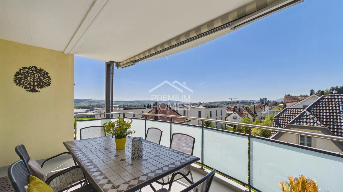 Renovated Apartment with Balcony - Photo 6 of 13